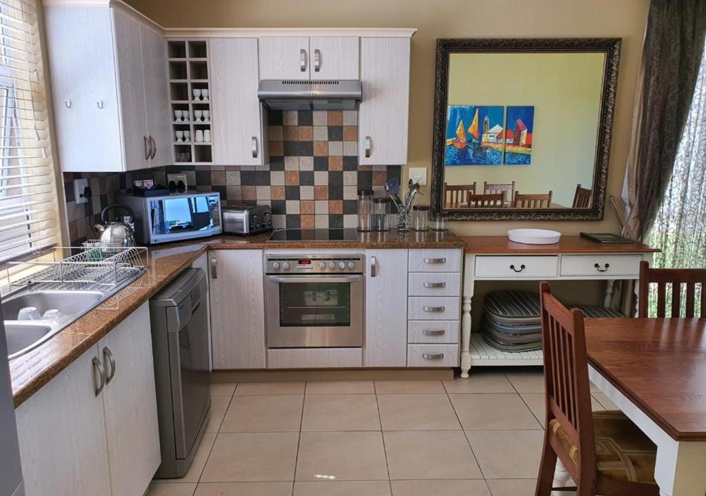 Pinnacle Point Apartment | Pinnacle Point Axizei Properties