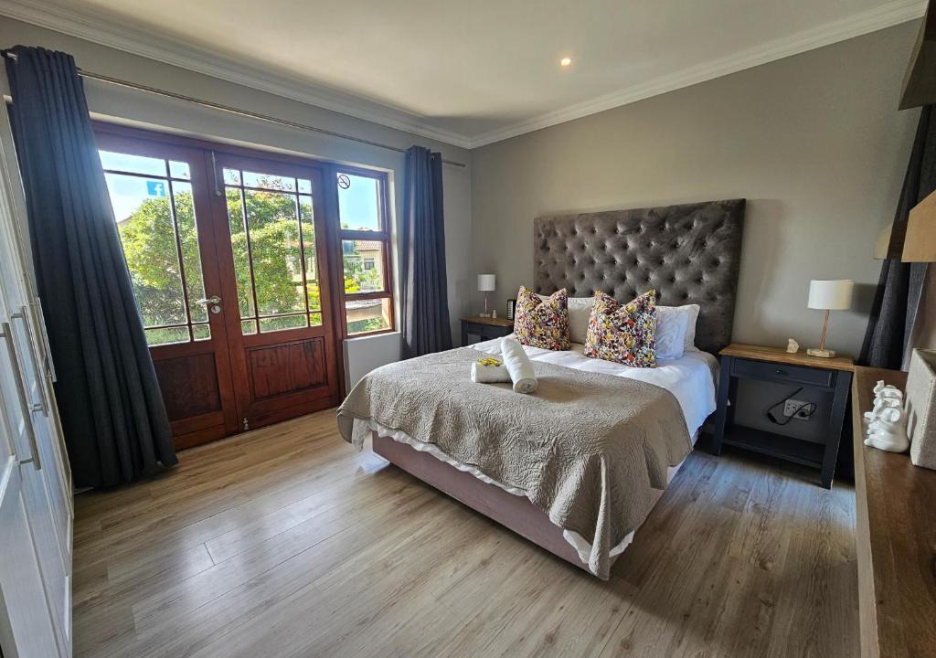 Plettenberg Bay Apartment | Plettenberg Bay Unit 6 Whale Rock Gardens Apartment with Backup Power
