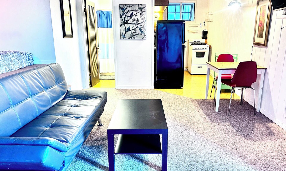 Point Richmond Apartment | Point Charming Studio