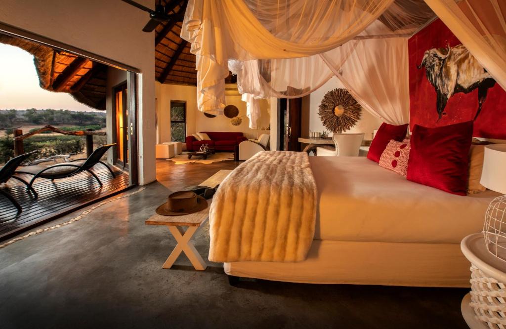 Maruleng Cabin | Pondoro Game Lodge