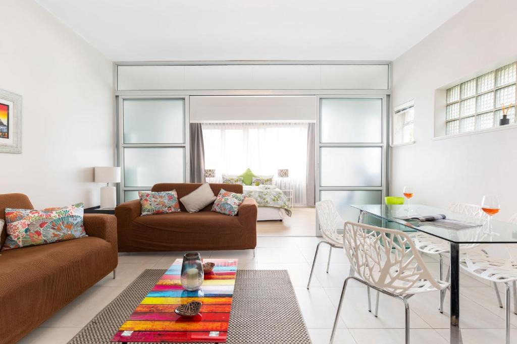 Green Point Apartment | Portswood Mews 11 by CTHA