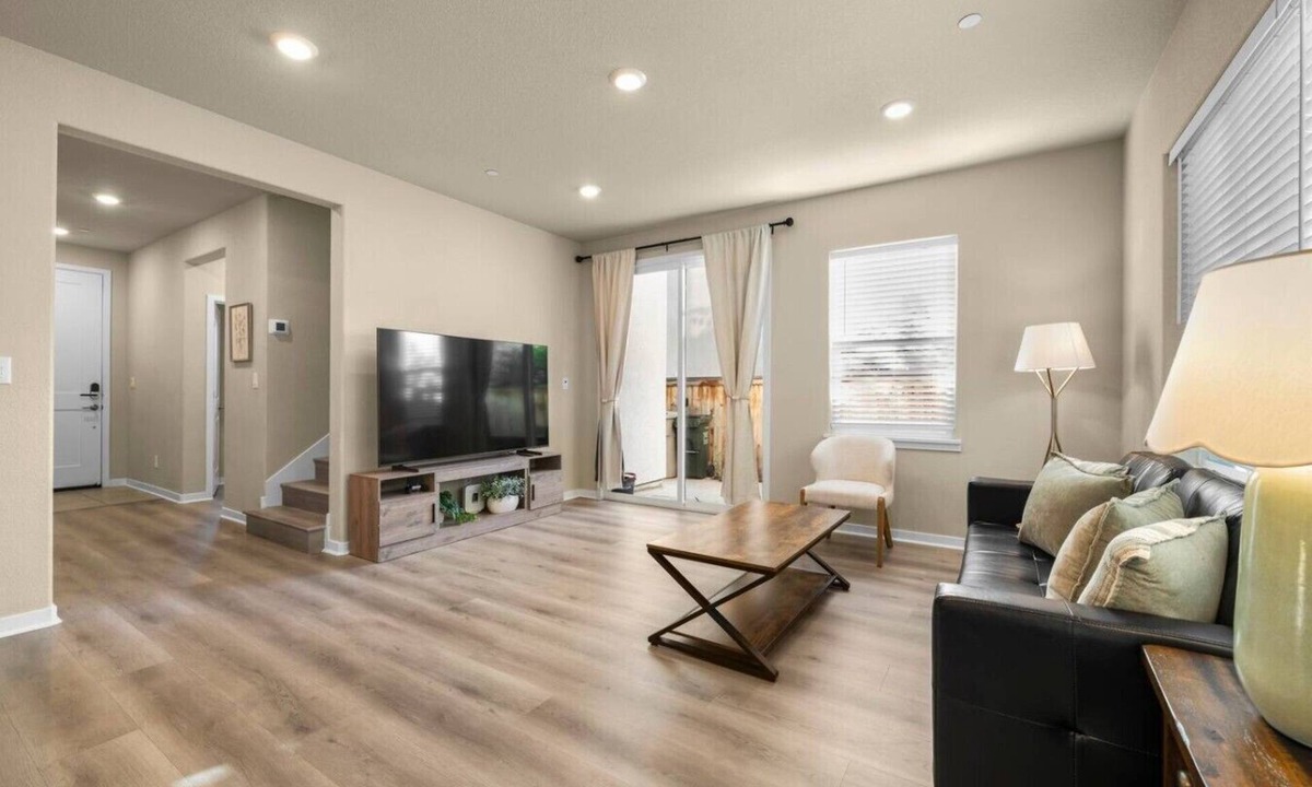 North Natomas House | Prestige 4BR 3Bath Modern Home