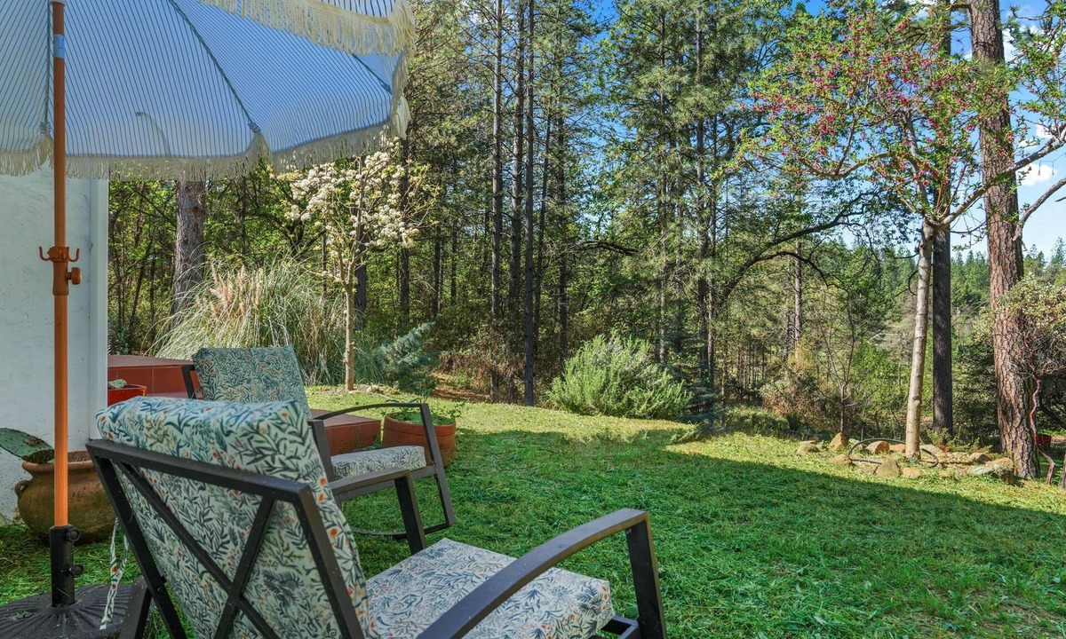 Oregon House House | Private Art House: Sauna + Hot Tub: Close to Lakes