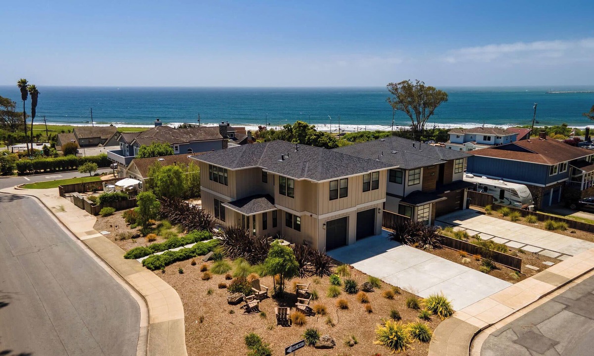El Granada House | Private Coastal Escape Home Walk to Harbor, Beaches & Dining