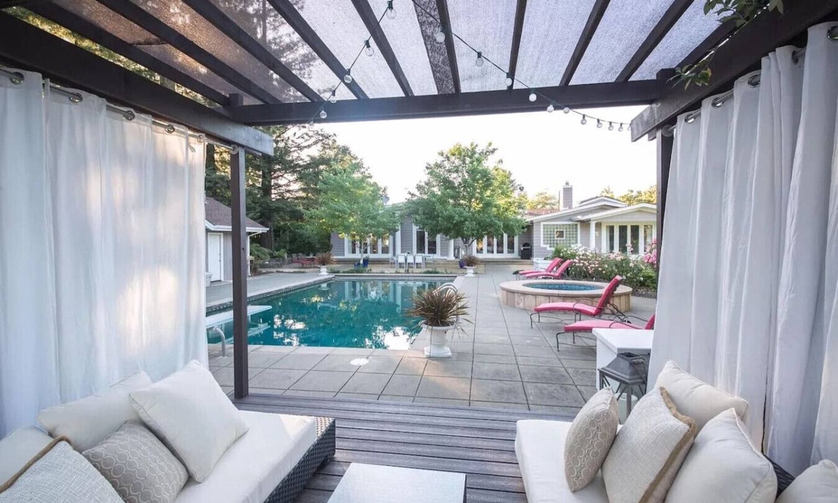 St. Helena House | Private Resort Estate in St. Helena in Saint Helena w/Pool & Vineyard Views