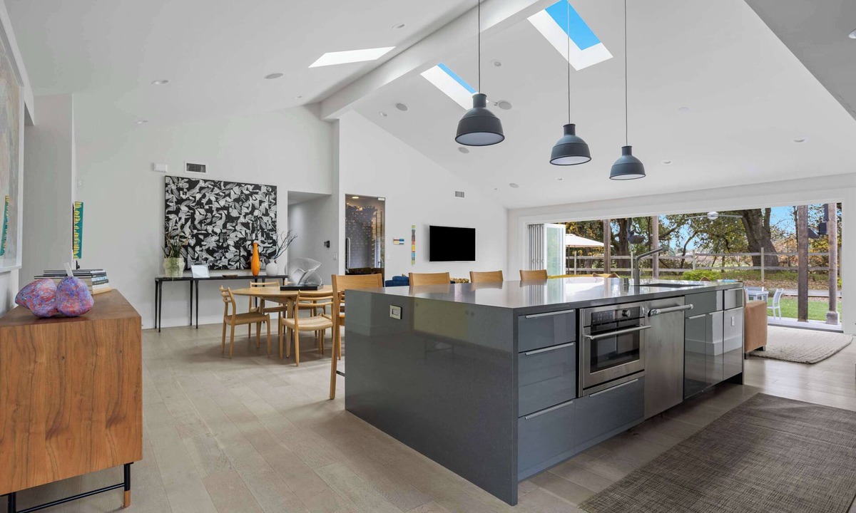 Sonoma House | Private Retreat | Bocce Ball | Putting Green | BBQ