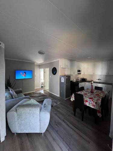 Trawal Apartment | Protea Blossoms
