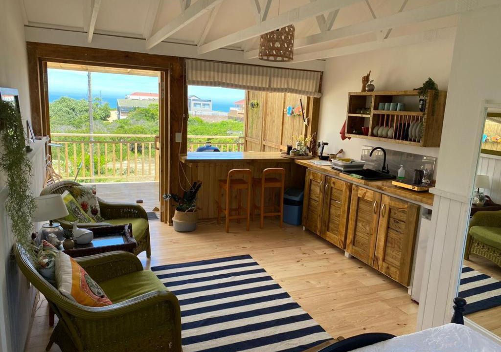 Wilderness Beach Apartment | PuffFish Loft