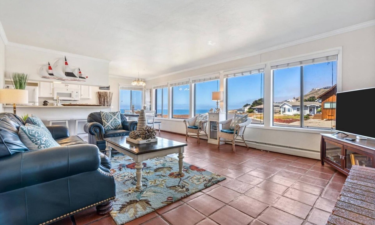 Dillon Beach House | Quick walk to the Beach 3 Bedrooms 1.5 Bath Sleeps 6