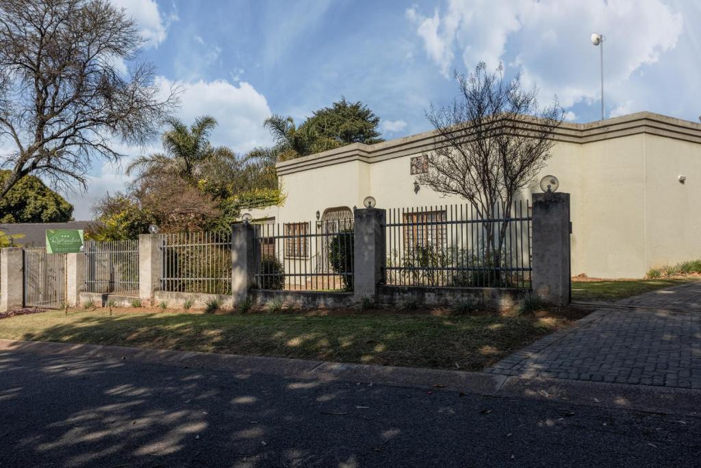 Emalahleni Bed & Breakfast | Ramandire B&B