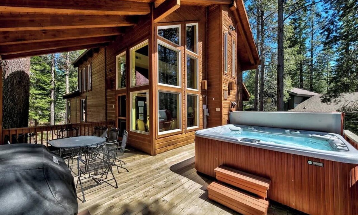 Truckee House | Ramshorn Basecamp: Golf Course, Hot Tub, Arcade