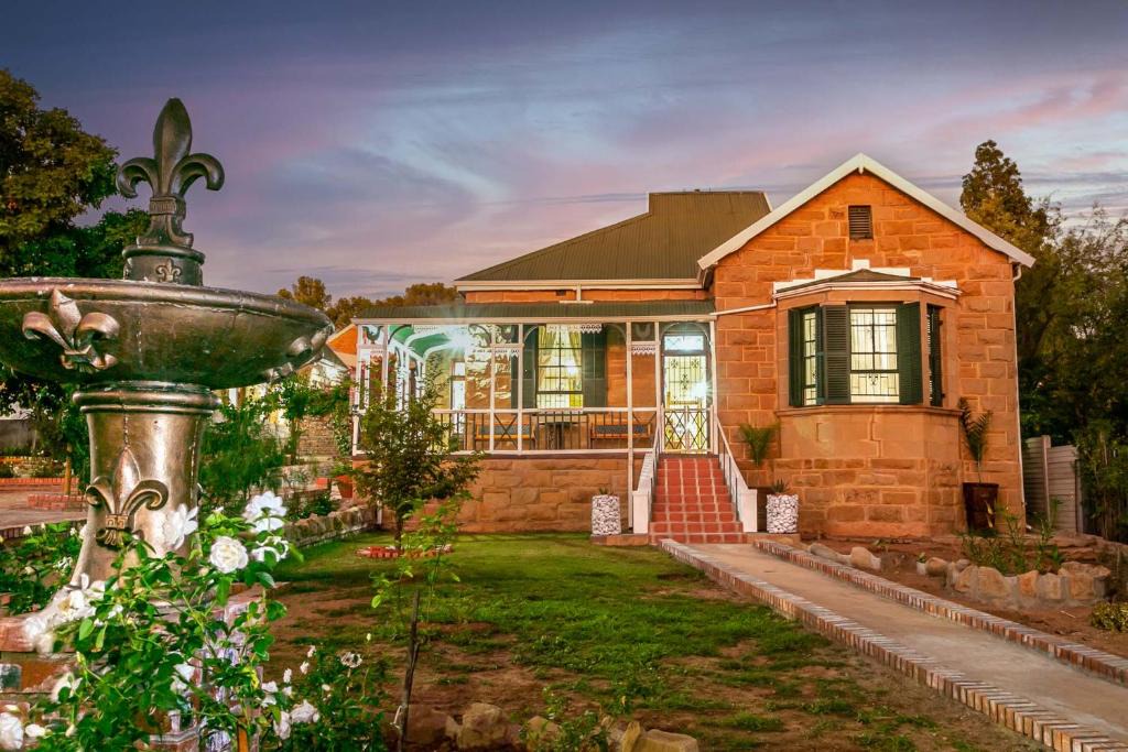 Oudtshoorn House | Ravenscliff Self Catering