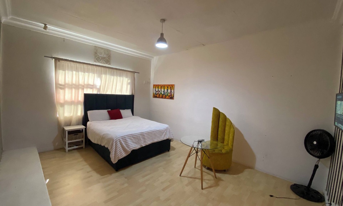 Parow North House | Relax & Unwind in Parow North !