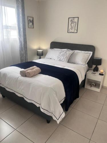 Trawal House | Relaxa Sleep & Go - Self Catering Accommodation