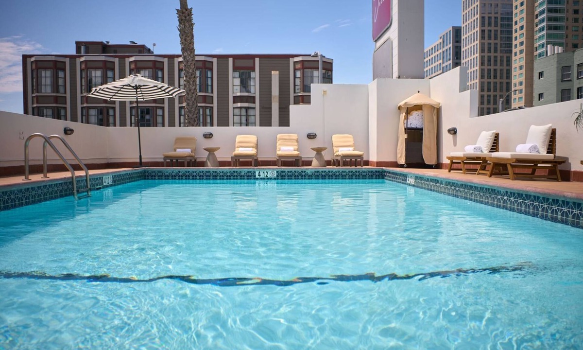 Downtown San Francisco Hotel | Relaxing Double Room with Rooftop Pool, Near Pier 39 & Coit Tower