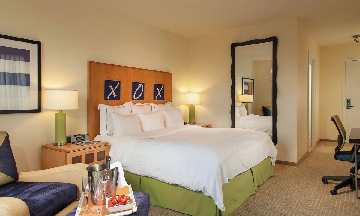 Contra Costa Centre Hotel | Renaissance Walnut Creek Hotel