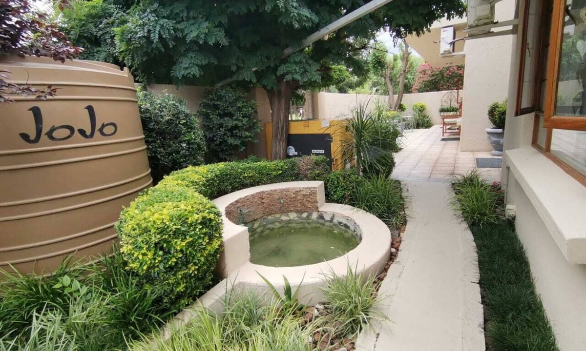 Douglas Hotel | Rene's Guest House