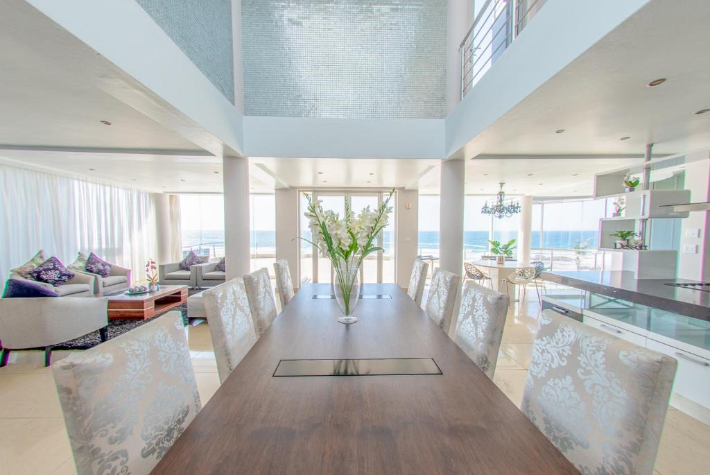 Residence Sea | Tinley Manor
