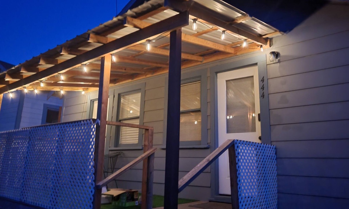 Weott Cabin | Retro Cabin in the Redwoods - remote location close to hiking and the river
