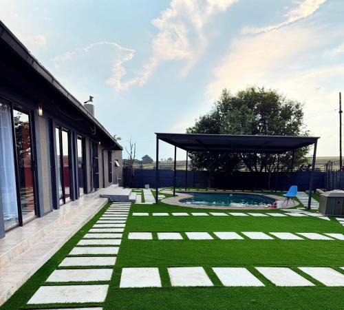 Secunda Bed & Breakfast | Reutlwane Gardens B&B