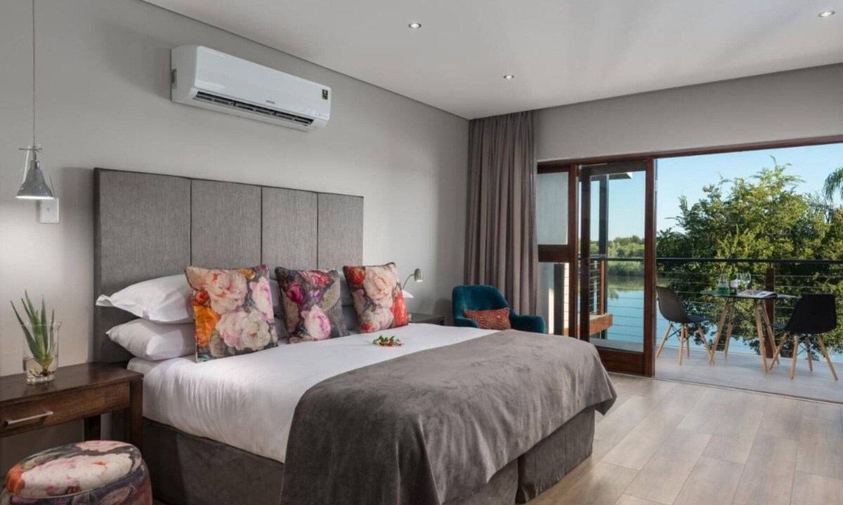 Upington Bed & Breakfast | River Place Manor - Deluxe Double or Twin Room