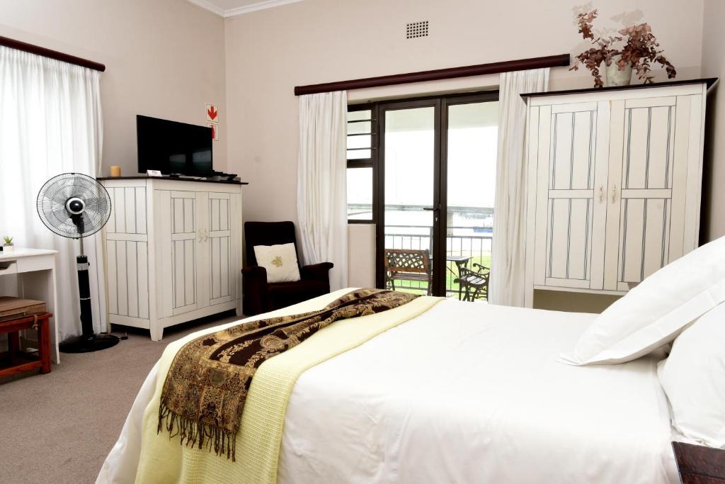 Velddrif Hotel | Riviera Hotel & Chalets