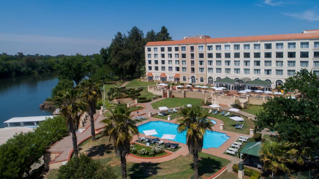 Vereeniging Hotel | Riviera on Vaal Resort