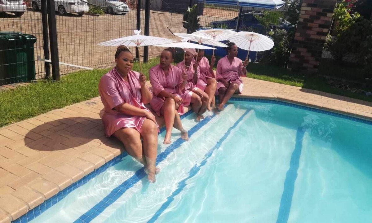 Mabopane Cabin | Romantic night at Makanyaneng Guest lodge