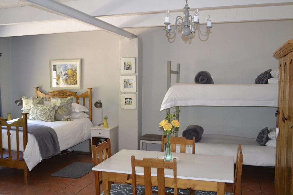 Drakenstein House | Rooiheuwel Cottage