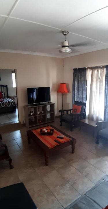 Bela-Bela Apartment | Roos Getaway Apartments # 5