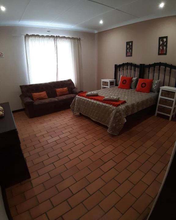 Bela-Bela Apartment | Roos Getaway Apartments #8