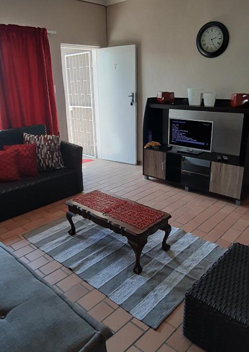 Bela-Bela Apartment | Roos Getaway Apartments #7