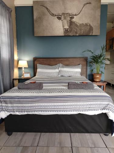 Port Elizabeth Hostel | Roots Self Catering Budget Unit 2-Budget Room