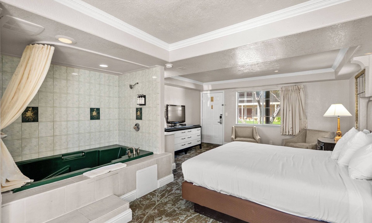 College Park Hotel | Rose Garden Inn - San Jose Airport