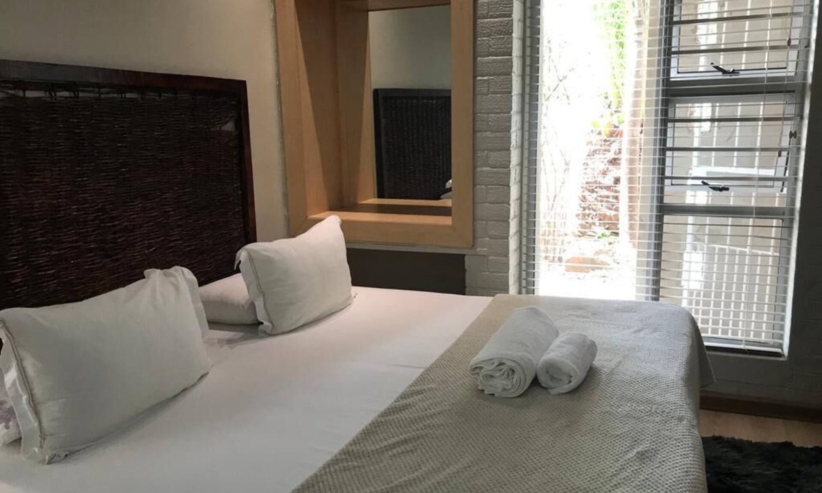 Universitas House | Royal Bafokeng Guest House