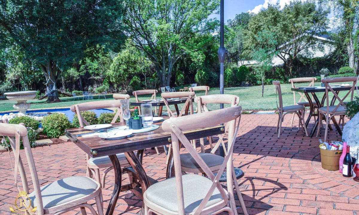 Carletonville House | Royal Highness Lux