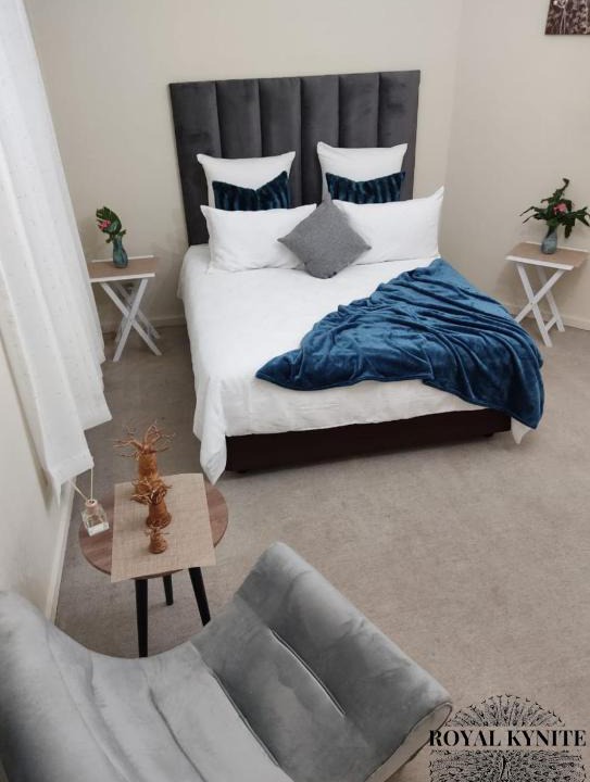 Greater Johannesburg Metropolitan Area House | Royal Kynite Standard Room