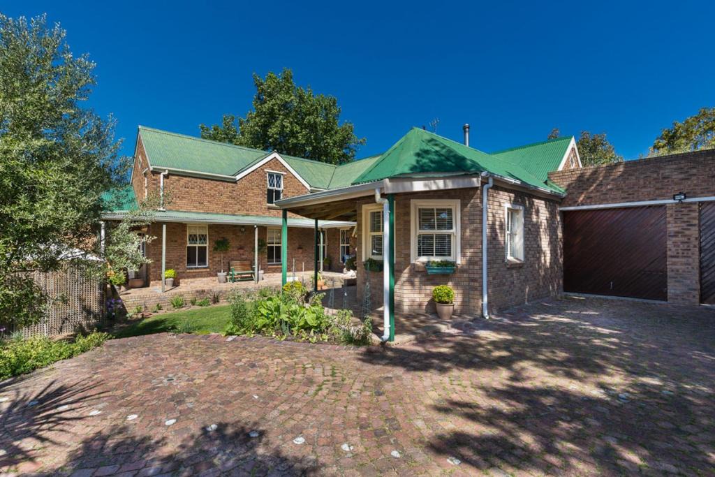 Lakeside House | Rustic Manor Guest House
