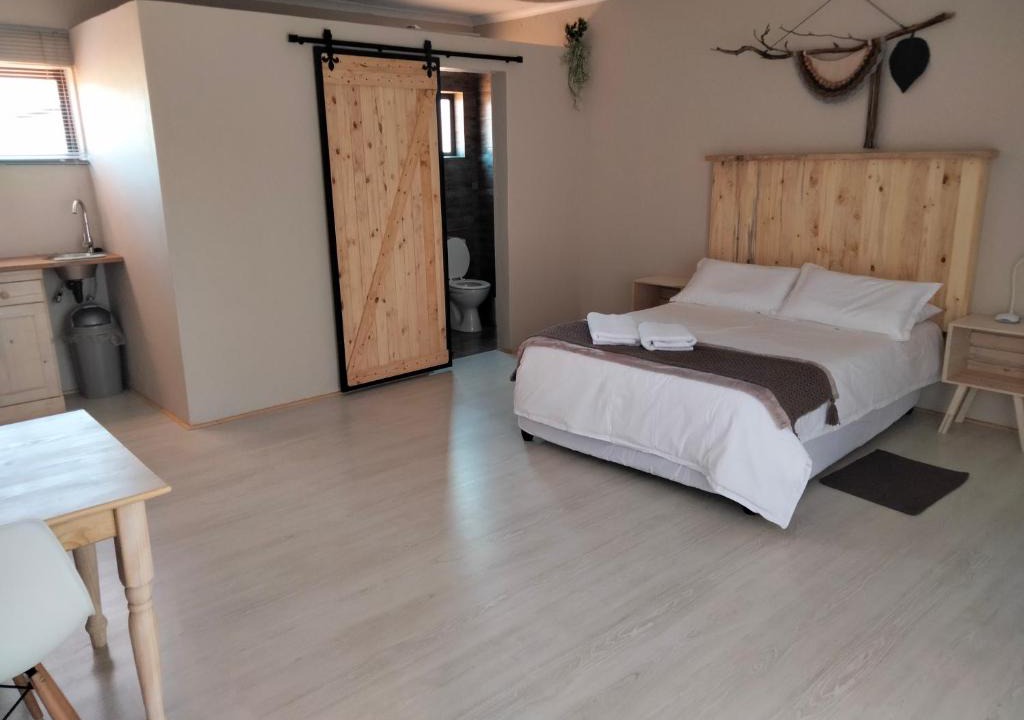 Thabazimbi Cabin | Rustic Stone Lodge
