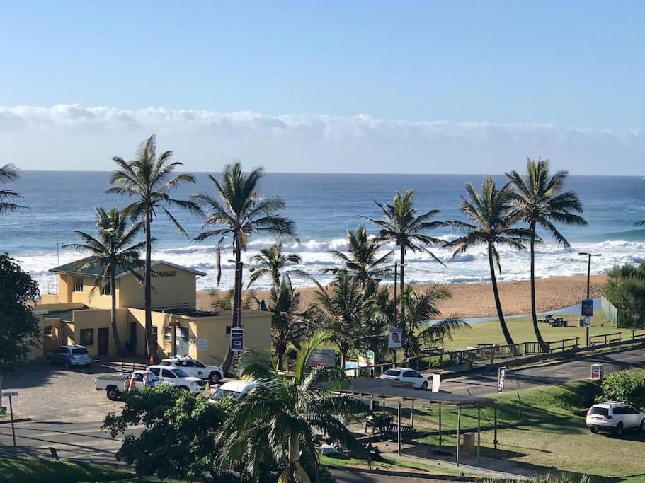 Umhlali Beach Apartment | Salt Rock Ocean Views
