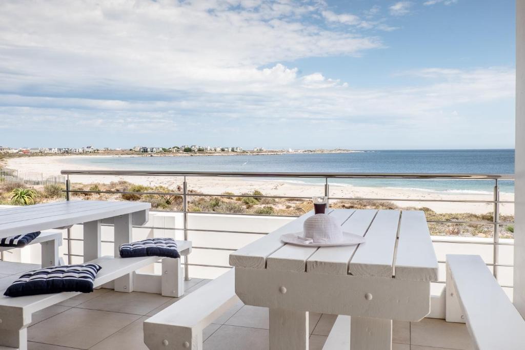Britannia Bay House | Salty Sandals