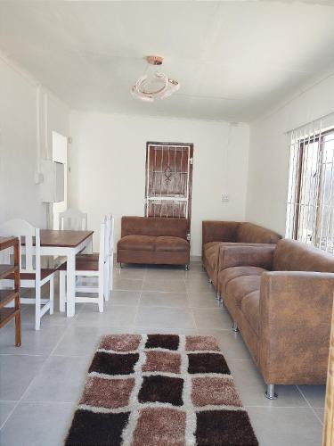 Redhill House | Samantha's Guesthouse