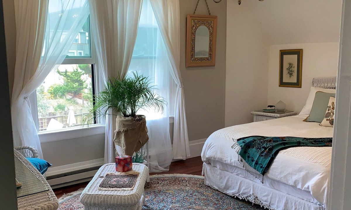 Sunset District House | San Francisco Retreat. Steps from Golden Gate park ,Ocean beach, Downtown, shops