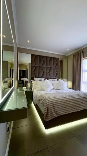 Greater Johannesburg Metropolitan Area Apartment | Sandton Nest