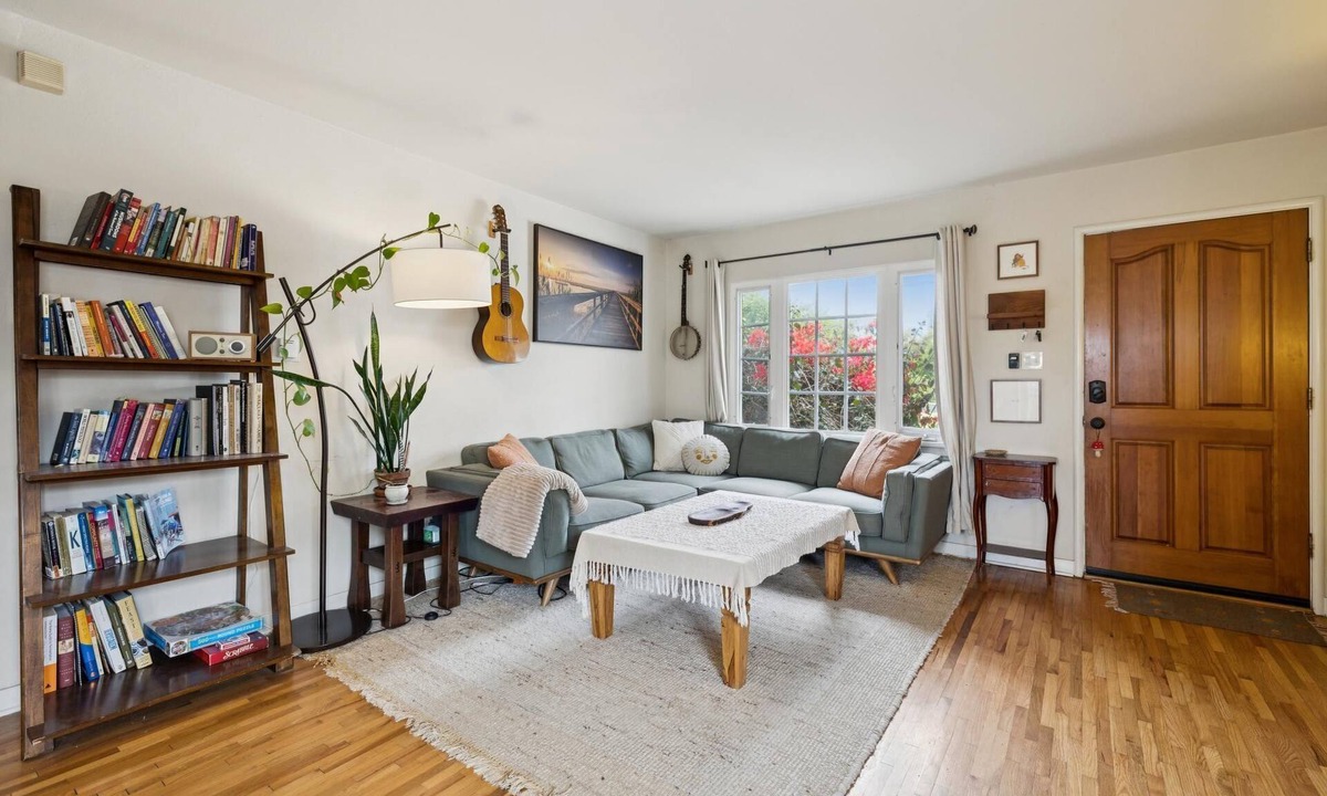Westside Santa Cruz House | Santa Cruz Beach Bungalow | Walk to Beach | Garden