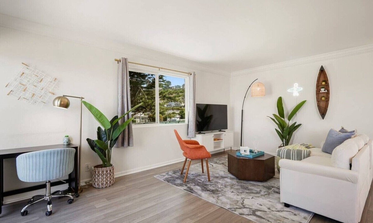Pacifica Apartment | Scenic 2BR Stay w/Ocean, Mountain & Sunset Views