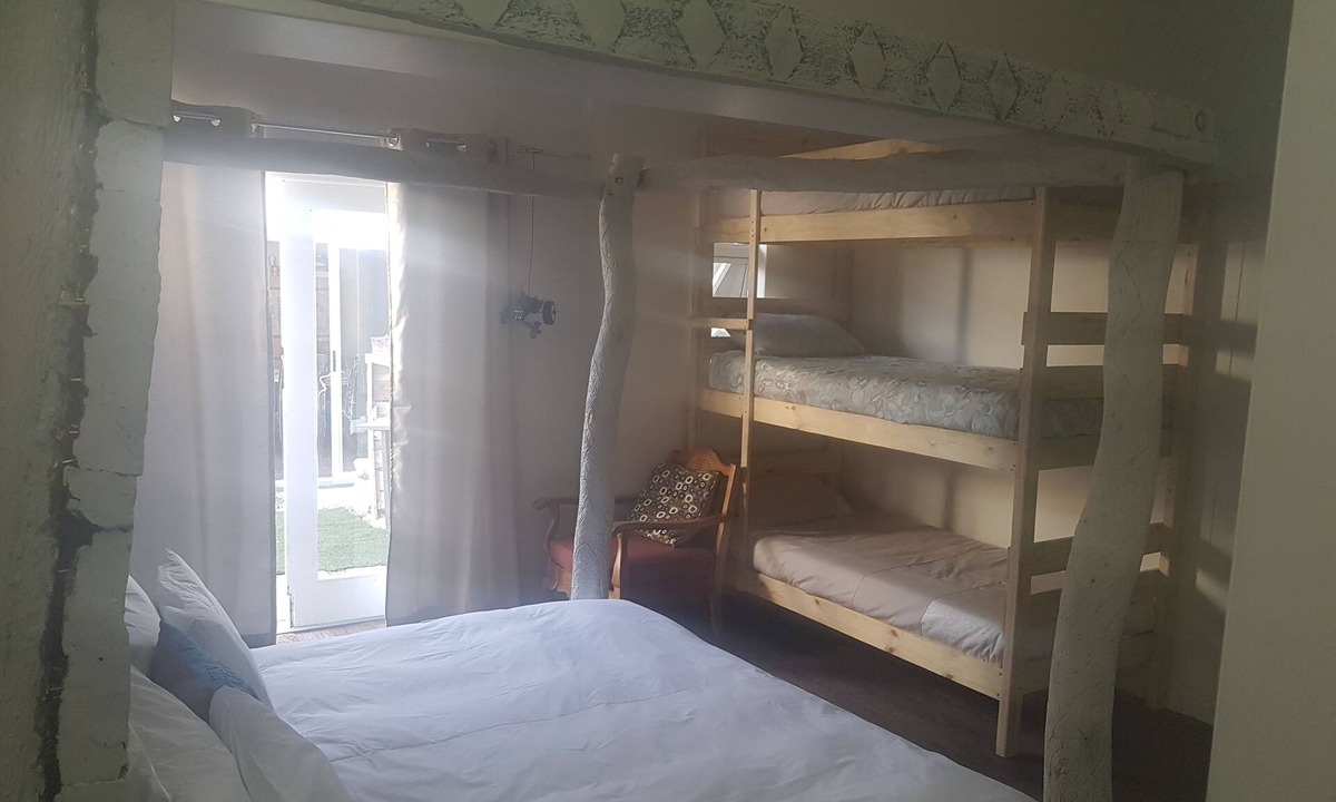 Strand House | Sea Grotto Home 11 Pax