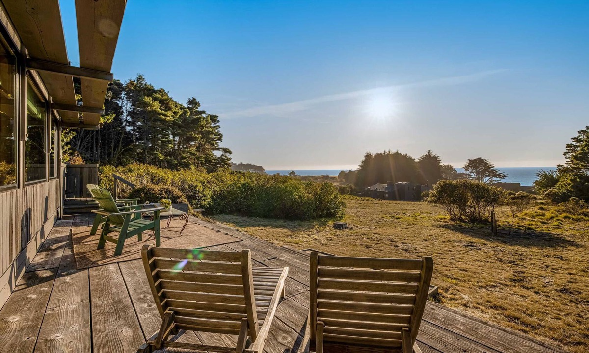 Sea Ranch House | Sea Ranch 3BR Esherick-designed home with hot tub — dogs welcome