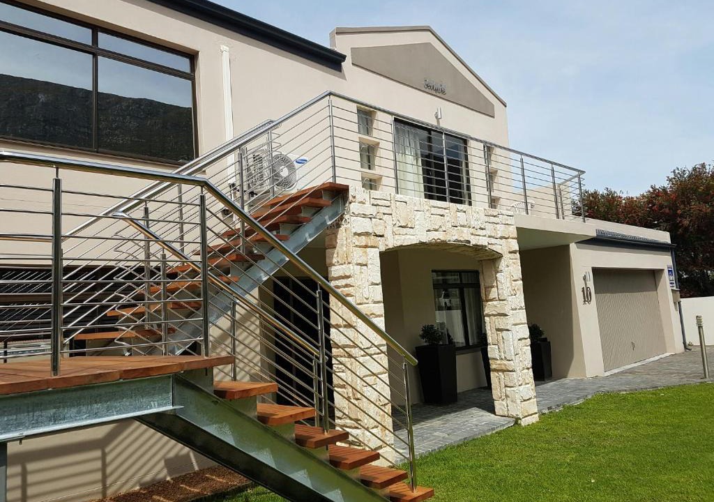 Hermanus Heights House | Seaside Hermanus Guest Room