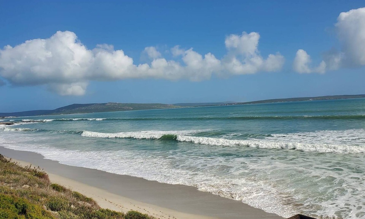 Langebaan House | Seaside Retreat in Langebaan with Hot Tub and BBQ